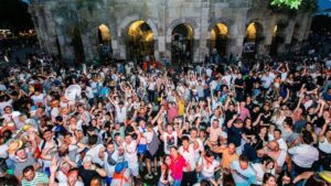 La Feria de Nîmes : fête taurine, traditions et ambiance populaire 🇫🇷🎉