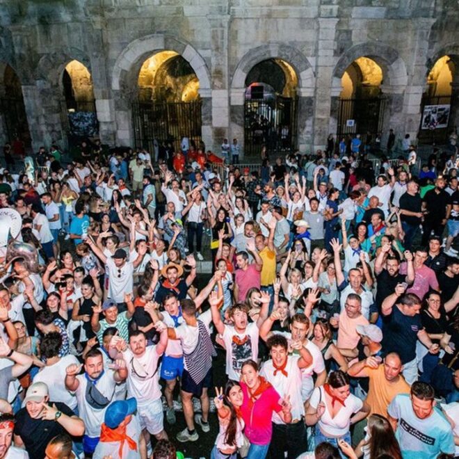 La Feria de Nîmes : fête taurine, traditions et ambiance populaire 🇫🇷🎉
