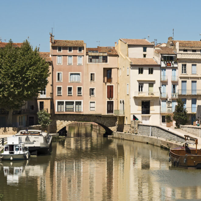 Rue du Pont des Marchands à Narbonne : une rue unique en France 🌉🏛️