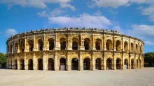 Les Arènes de Nîmes : histoire, architecture et événements incontournables 🏛️🎺