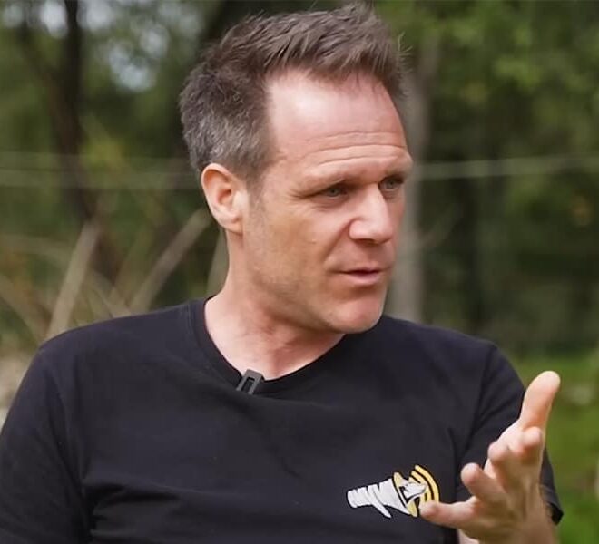 Rémi Gaillard : portrait complet du roi de la prank française 🎭📹